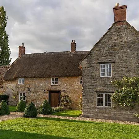 Middle Farm House-3
